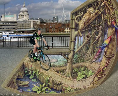 Stunning 3D Street Art on the publi.jpg